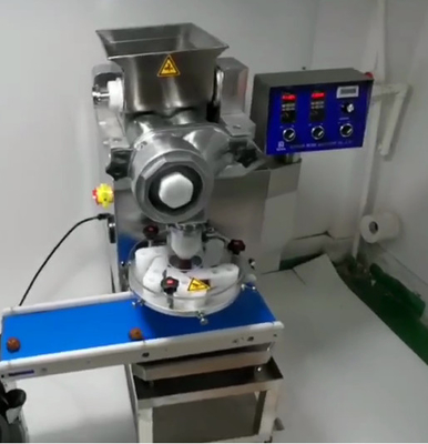 ซุปเปอร์มาร์เก็ต อาหาร Encrusting เครื่องทําเนื้อลูกบอลกับและสวิงกิ้ง Cutter หัวกลุ่ม