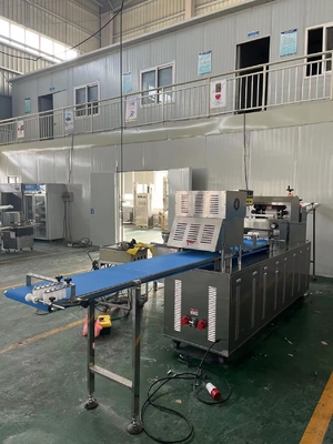 สายการผลิตขนมปังไฟฟ้าอัตโนมัติ 380V พร้อมเครื่องตัด